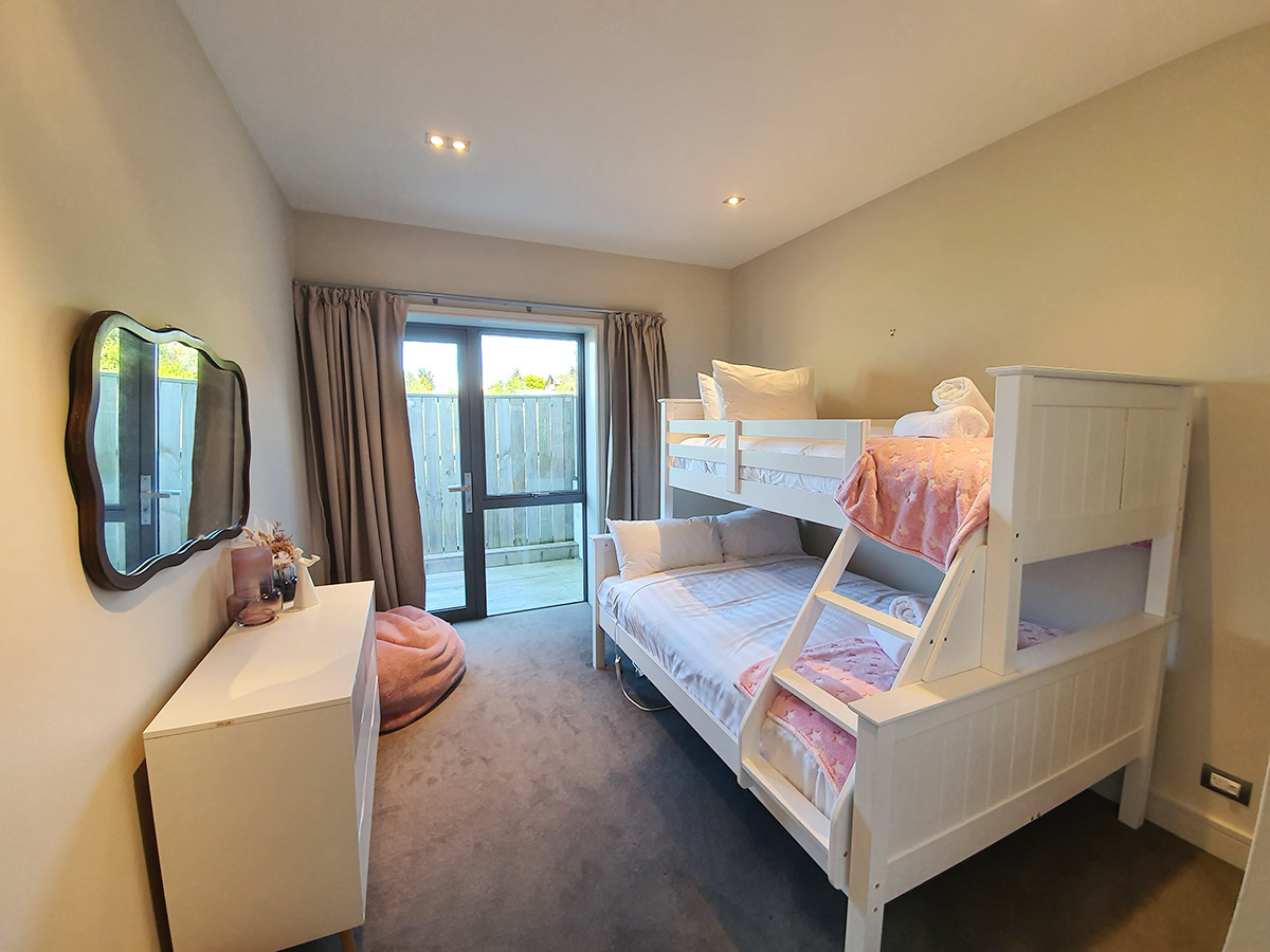 ultimate stays queenstown private holiday home bunk bed bedroom view