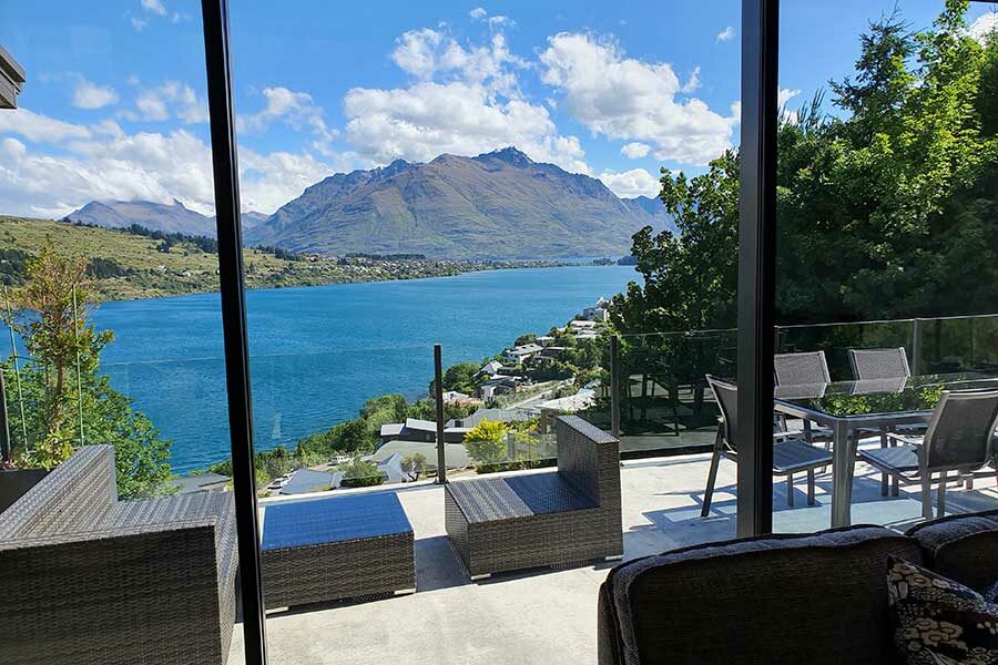 Queenstown Townhouse – Fabulous Alpine Views!